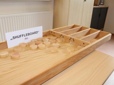 Großbrettspiel Shuffleboard